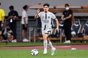 Vitinha brilha no PSG e Luis Enrique elogia: "Ele é muito importante para nós"