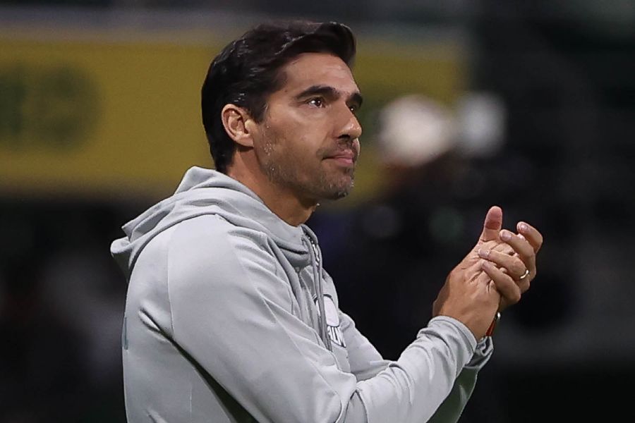 Técnico do Boca Juniors critica Abel Ferreira: “Ele fala muito… É conflituoso!”