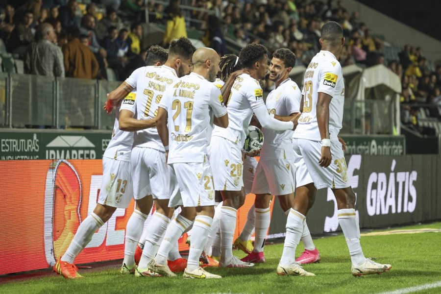 I Liga 2023/24: Vitória mantém 19 jogadores e muda sistema para época que deseja melhor