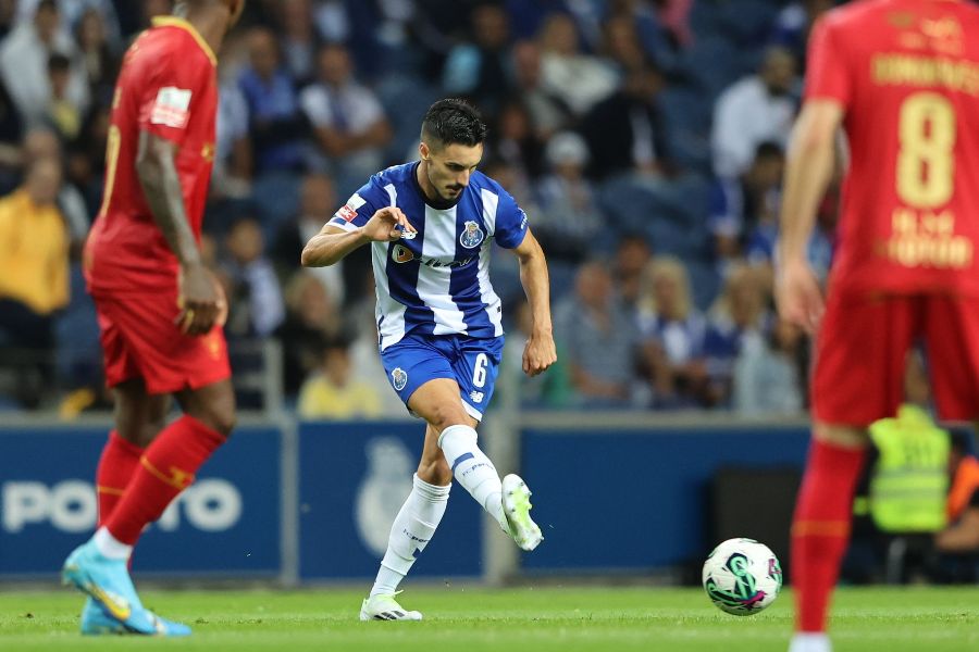 FC Porto vence Gil Vicente nos descontos e isola-se na liderança da I Liga