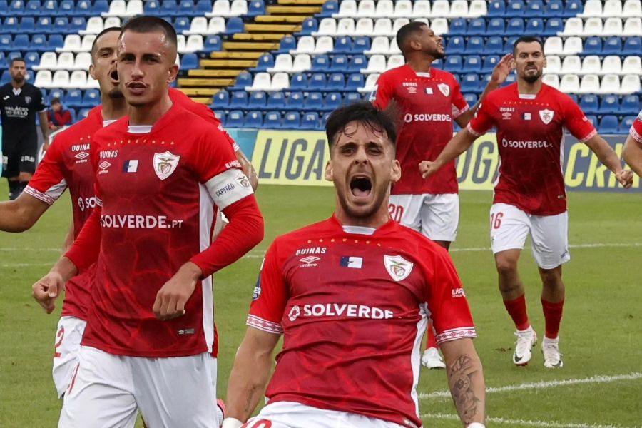Santa Clara vence Académico de Viseu por 2-0 com golos de Bruno Almeida