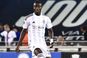Depois do afastamento, a rescisão: Eric Bailly é jogador livre após saída do Besiktas