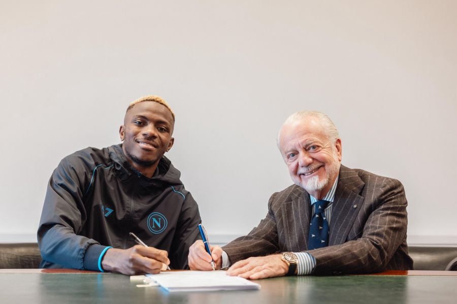 Depois da polémica, o acordo: Victor Osimhen renova com o Nápoles até 2026