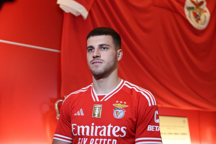 Rangers de olho em David Jurásek: Lateral checo pode reforçar a defesa do emblema escocês