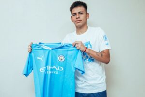 Echeverri, conhecido como 'El Diablito', chega ao Etihad com o rótulo de 'novo Messi'