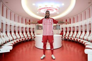 OFICIAL: Gelson Martins junta-se ao Olympiakos de Carlos Carvalhal