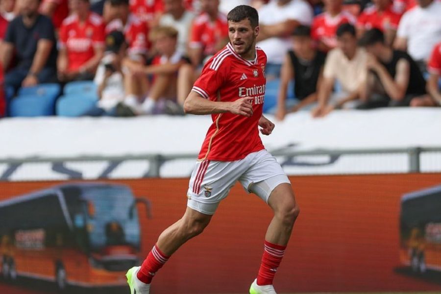 Porta da Luz abre-se para Jurásek: Benfica recebe proposta formal do Marselha pelo checo