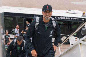 Klopp e a influência da Arábia Saudita no mercado: "A FIFA e a UEFA têm de encontrar soluções"