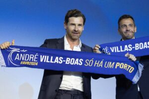 "Tal como em 2011 volta a abandonar o FC Porto antes do fim"