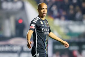 "Schmidt tem jogadores que parecem sagrados"