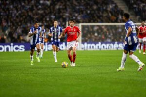 "Os jogadores mais experientes é que deviam ter dado a cara no Dragão, não o João Neves"