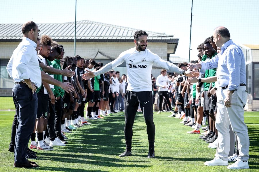 “Amorim vai sair em grande do Sporting, e muitas vezes é assim que se deve sair dos clubes”