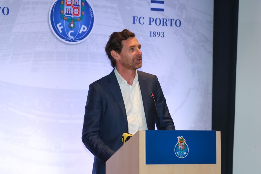 André Villas-Boas confirma negociações para contratar Martín Anselmi
