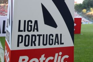 I Liga ao rubro: Sporting desliza, Pavlidis salva Benfica e Braga empata com Estrela da Amadora