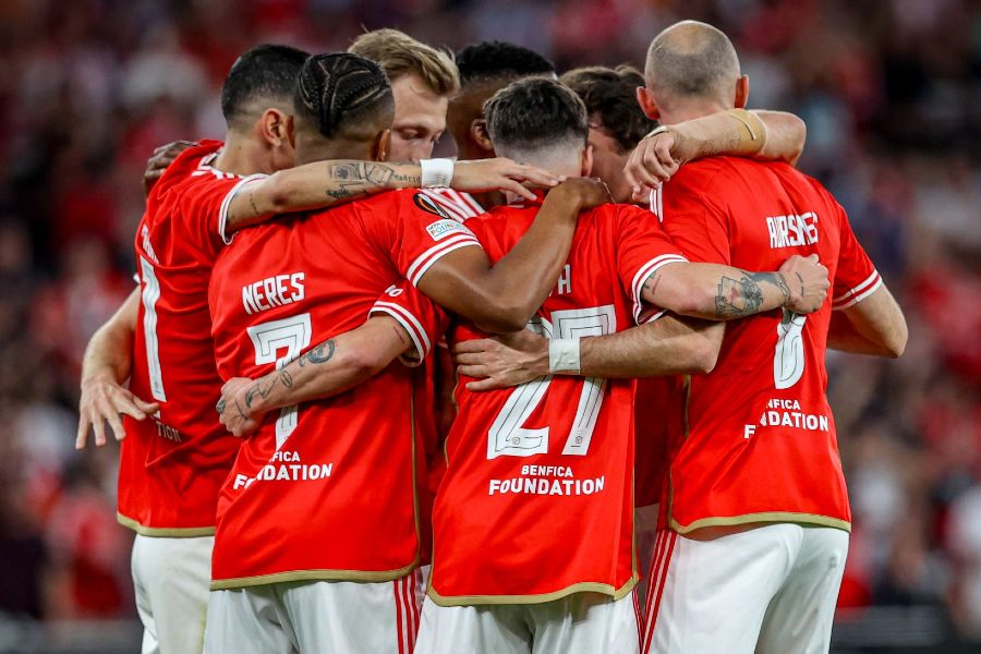 “Pediria regresso ao Benfica do trio João Félix, RdT e Cavani”