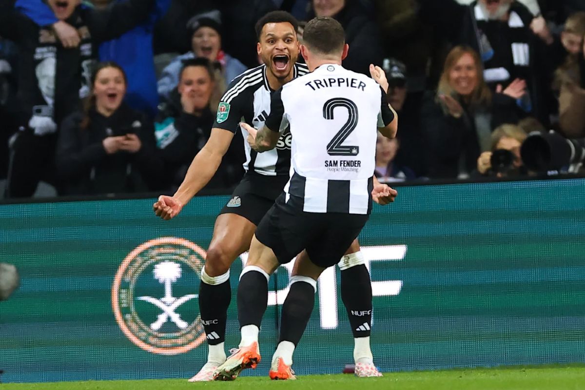 Inglaterra: Newcastle é o primeiro finalista da Taça da Liga inglesa