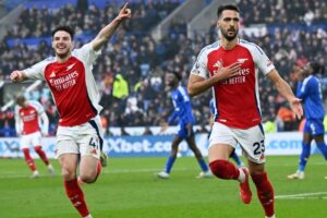 Inglaterra: ‘Bis’ tardio de Merino aproxima provisoriamente o Arsenal do líder Liverpool