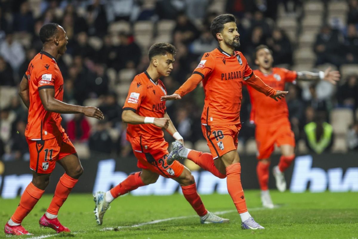 LCE: Peres e N’Dinga creem na passagem do Vitória ante Betis a “não subestimar”