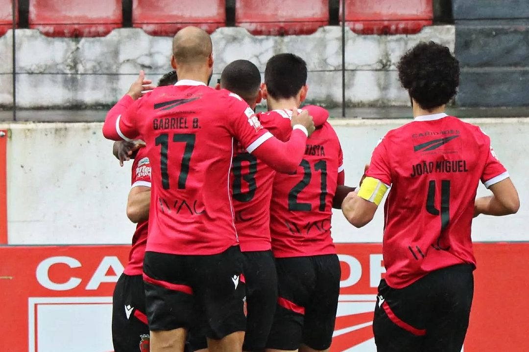 II Liga: Penafiel vence Alverca e ascende provisoriamente à liderança
