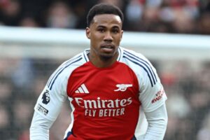 Gabriel Magalhães será operado e não joga mais pelo Arsenal nesta época