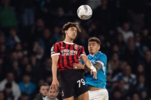 Kyle Walker critica João Félix: "Passa a bola! Aqui ninguém é o Messi"