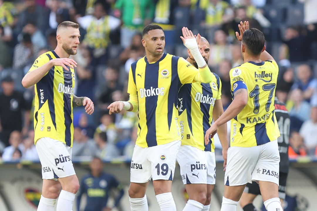 Mourinho comanda reviravolta do Fenerbahçe no fim da liga