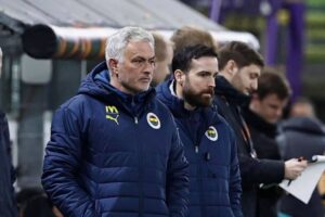José Mourinho rejeita acusações de racismo e vai pedir indemnização