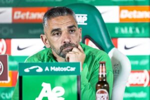 Vitória SC reage a declarações de Rui Borges sobre cartões