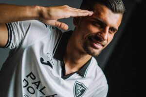OFICIAL: Académico de Viseu fecha contratação de Anthony Correia