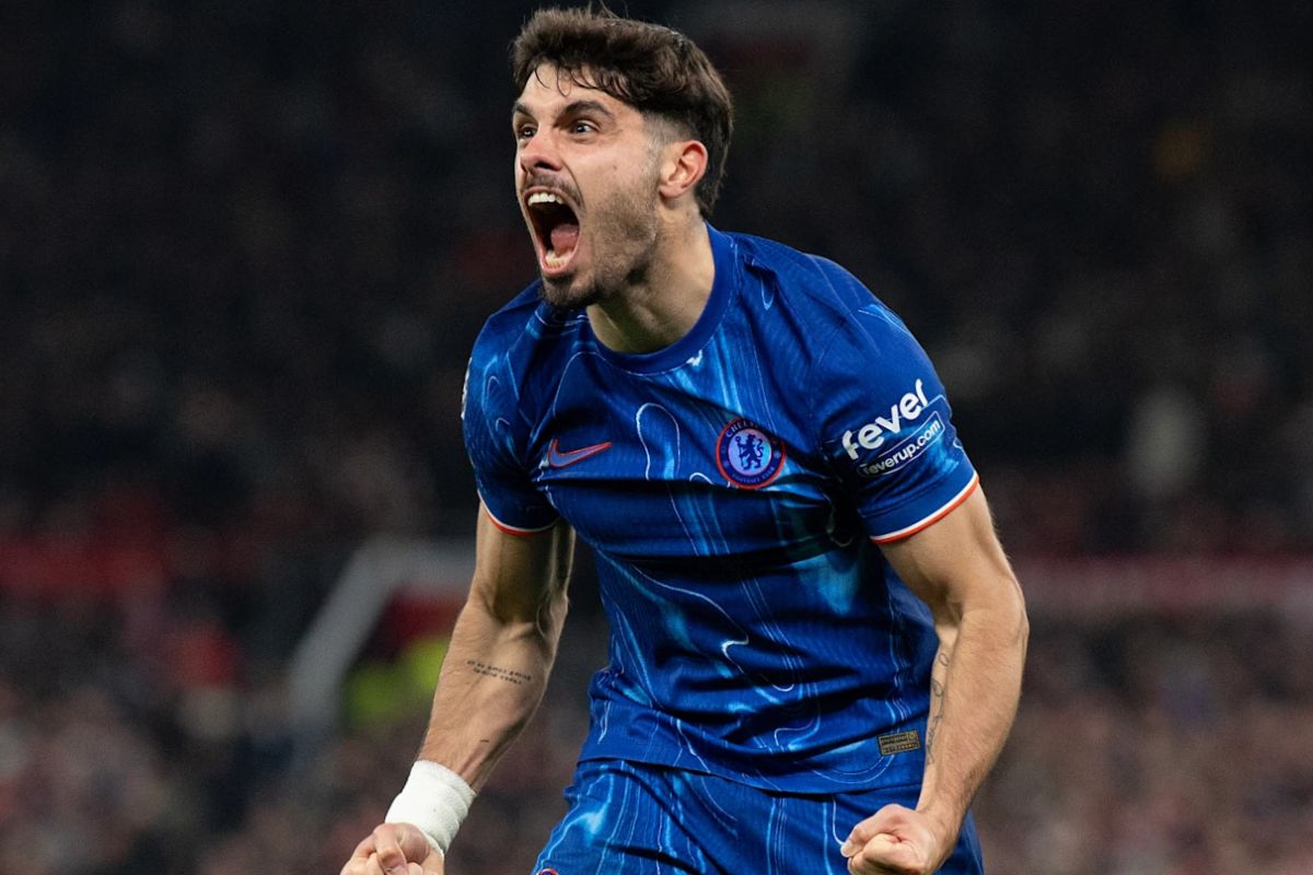 Inglaterra: Pedro Neto marca na goleada do Chelsea frente ao lanterna-vermelha