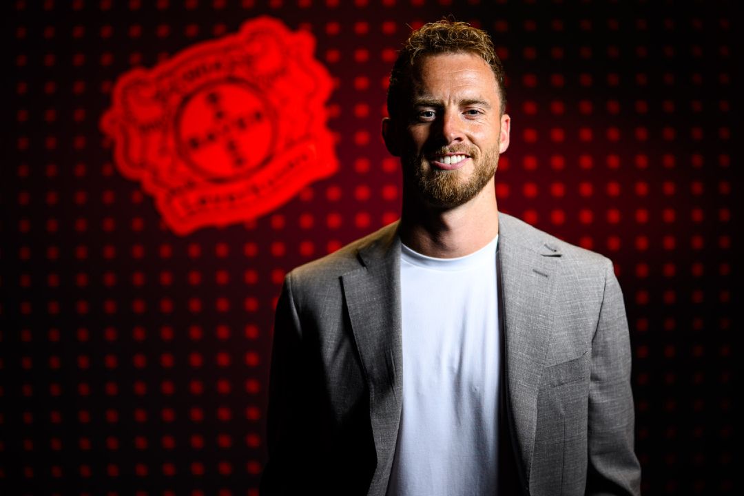 OFICIAL: Bayer Leverkusen garante contratação do guardião Flekken