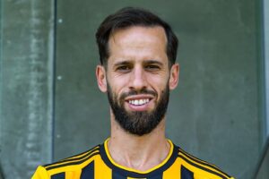 OFICIAL: Luís Rocha é a primeira contratação do Lourosa para a defesa