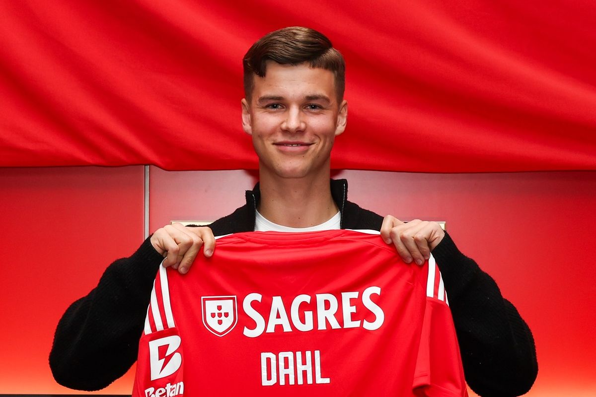 LC: Dahl, Manu Silva, Belotti na lista de inscritos do Benfica, Bruma de fora