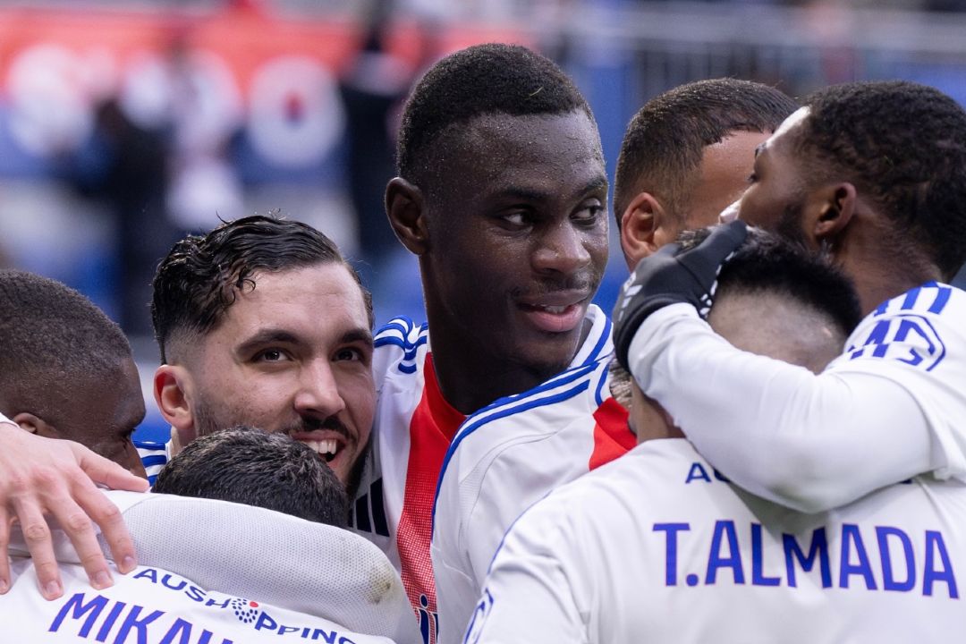 França: Lyon de Paulo Fonseca goleia Reims e sobe a sexto na Ligue 1