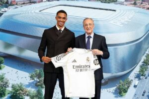 Alexander-Arnold realiza sonho ao assinar pelo Real Madrid até 2031