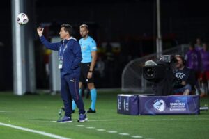 "Resultado não reflete equilíbrio", diz Rui Jorge após goleada