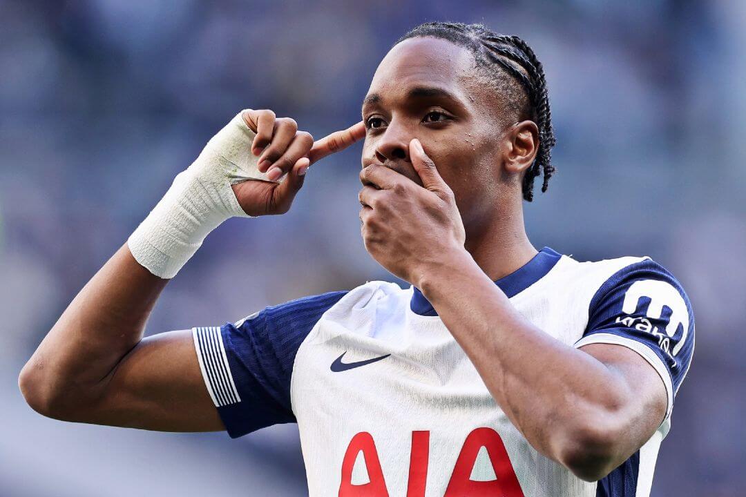 OFICIAL: Mathys Tel assina pelo Tottenham até 2031 por 35 milhões