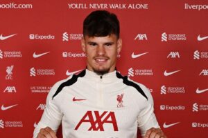 OFICIAL: Liverpool anuncia contratação de Milos Kerkez por 47 milhões de euros