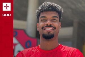 OFICIAL: Oliveirense reforça meio-campo com Vasco Santos e Lucas Henrique