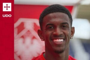 OFICIAL: Douglas Borel chega à Oliveirense por empréstimo do Santa Clara