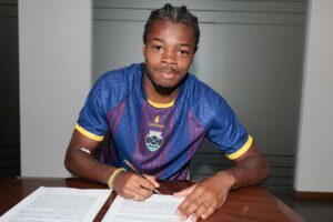 OFICIAL: Robyn Esajas é o novo reforço do Desportivo de Chaves