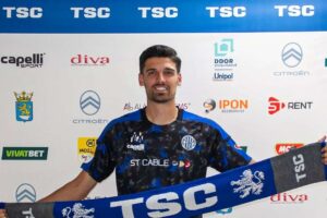 OFICIAL: Baptiste Roux deixa AVS SAD e ruma à Sérvia a título definitivo