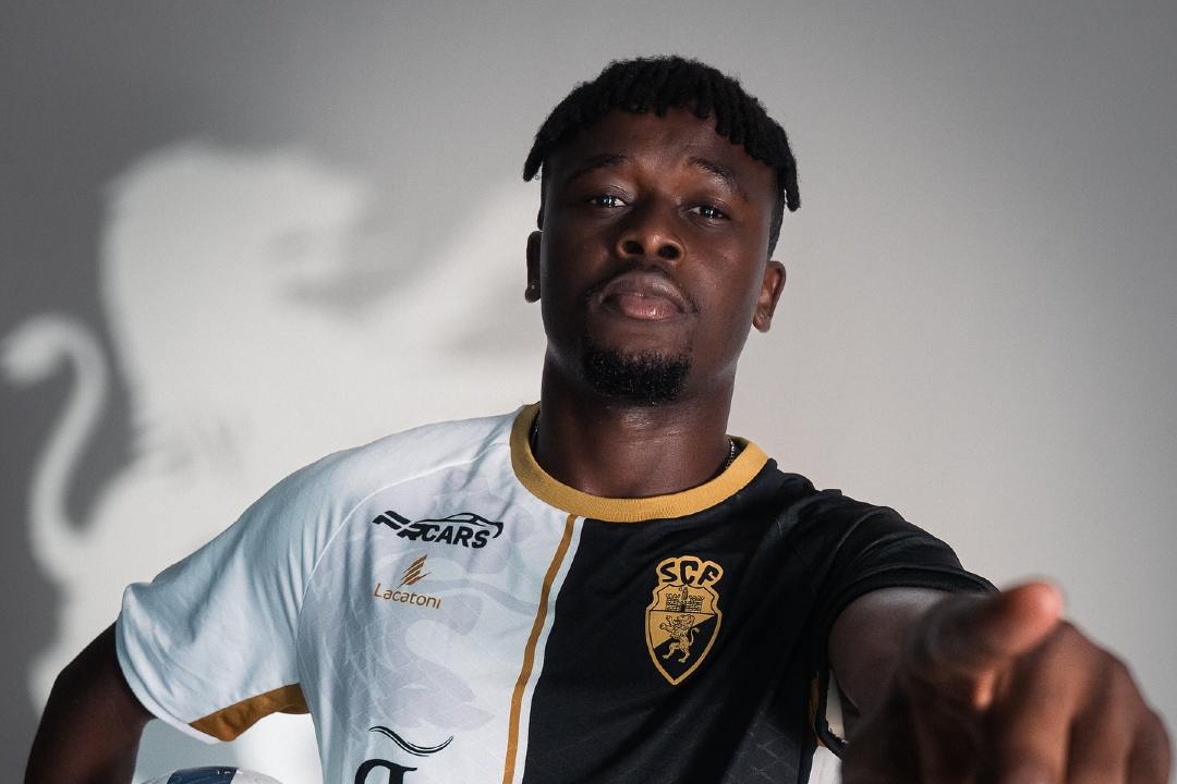 OFICIAL: Farense surpreende e anúncia contratação de Balla Sangaré