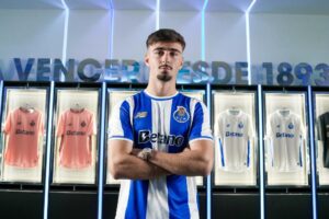 FC Porto amarra promessa Martim Fernandes com cláusula milionária