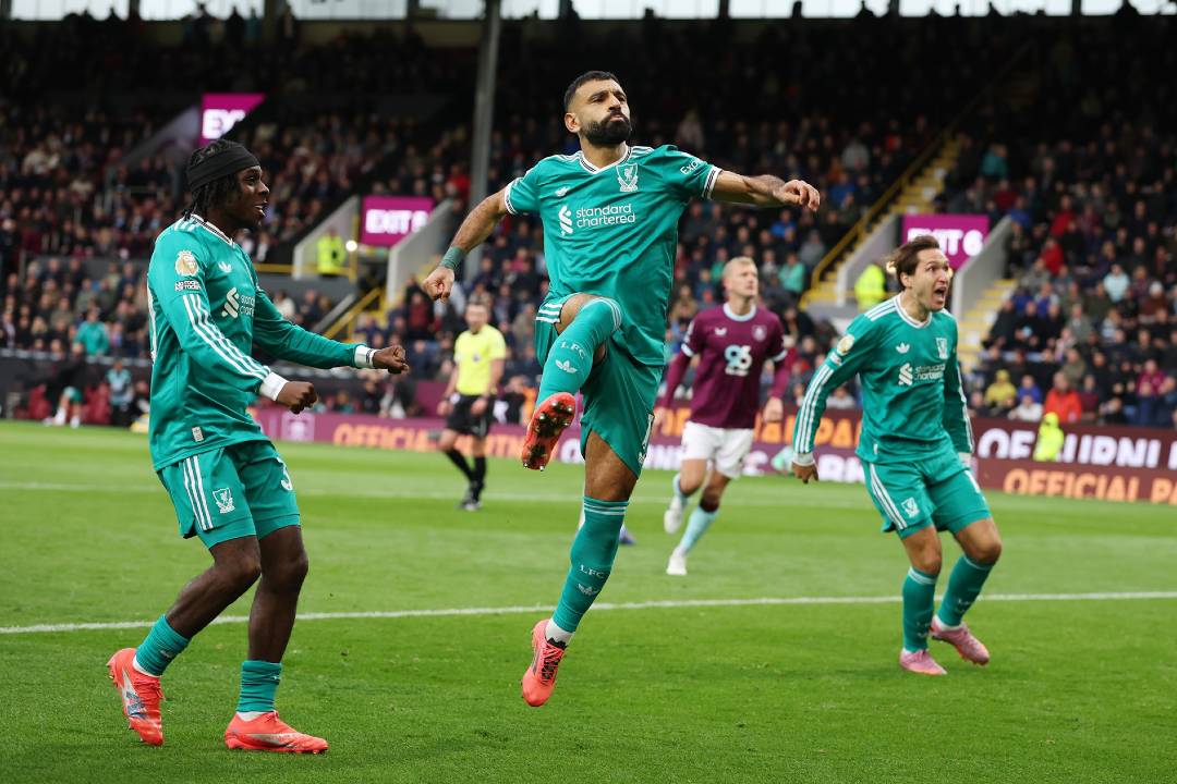 Liverpool precisa de penálti nos descontos para bater o Burnley na estreia de Florentino Luís