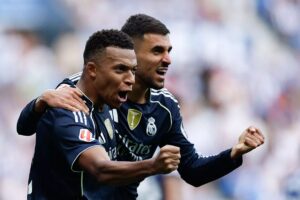 Real Madrid segura triunfo com 10 e assume liderança da La Liga