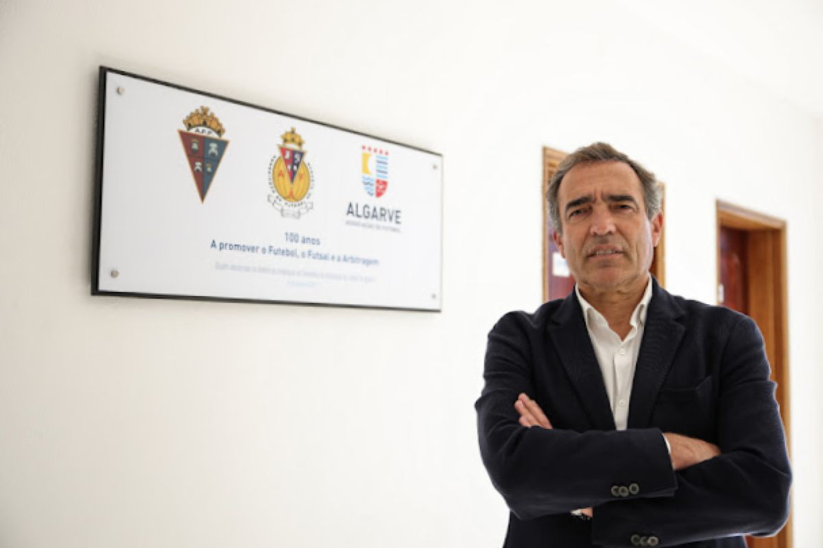 Presidente da Liga quer banir a pirotecnia dos estádios de futebol