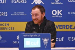 Cathro alerta que AVS pode ser um “adversário muito difícil” para o Estoril Praia
