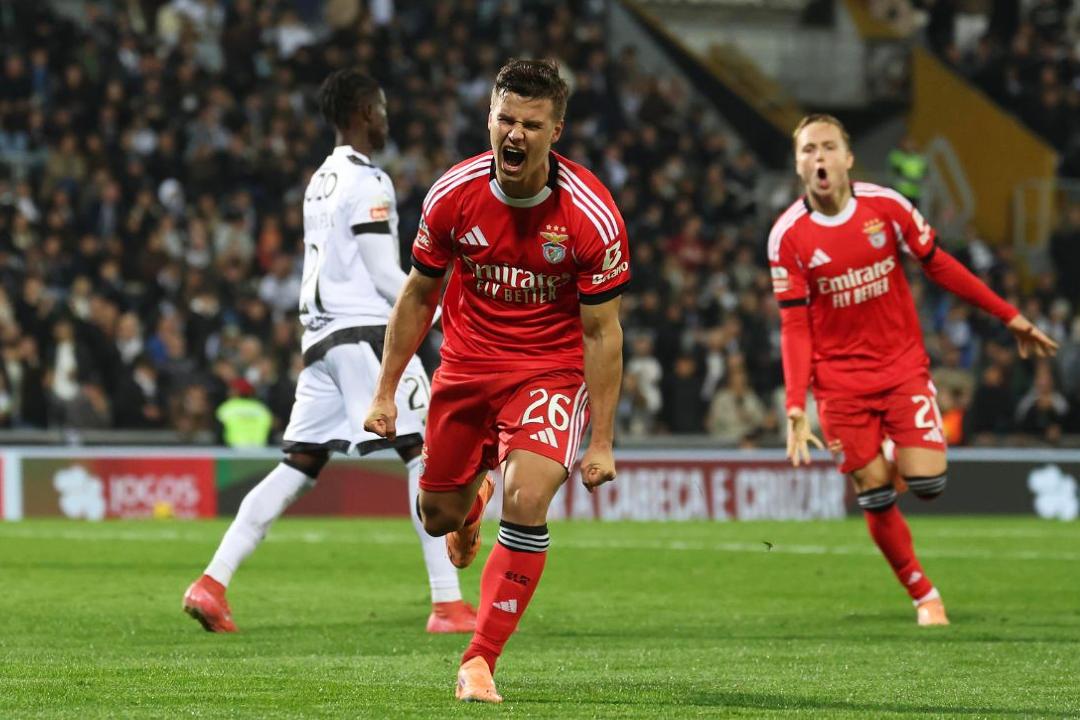 Crónica: Energia renovada na segunda parte guia Benfica a triunfo folgado