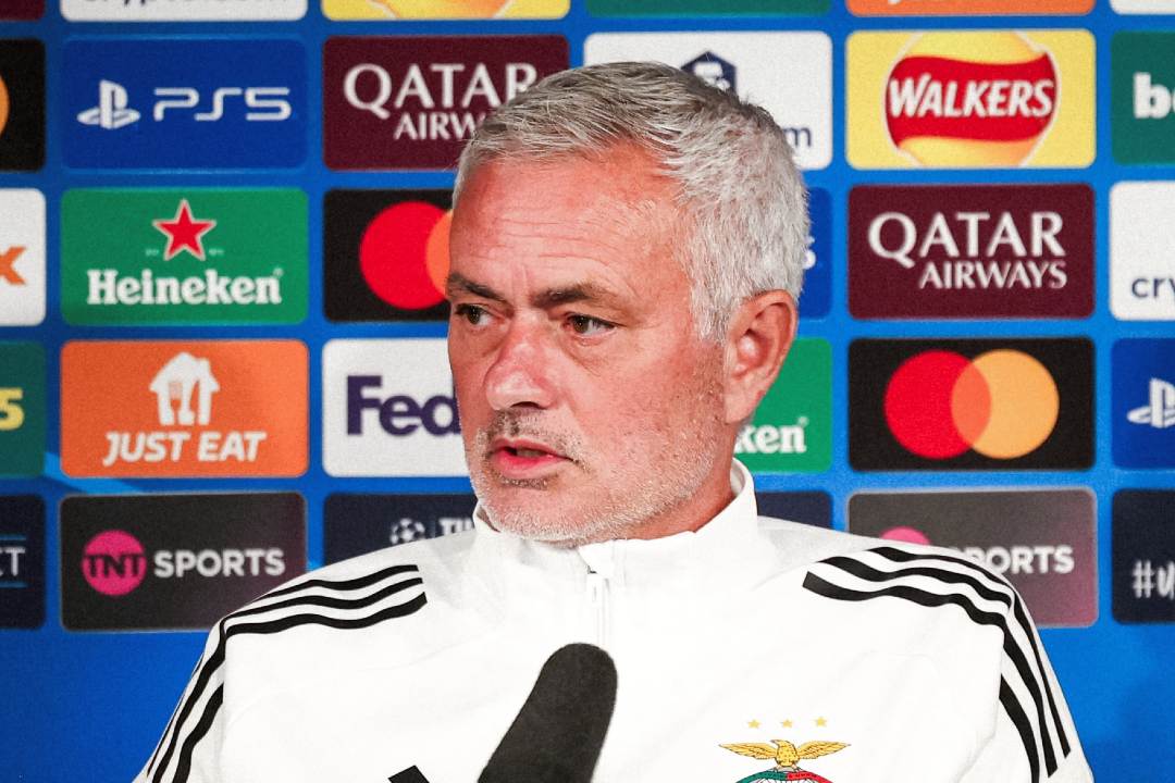 Liga dos Campeões: José Mourinho espera Benfica confiante e pede ao estádio para “jogar”